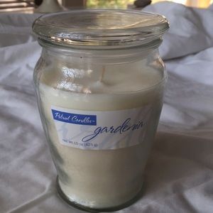 Gardenia Candle.